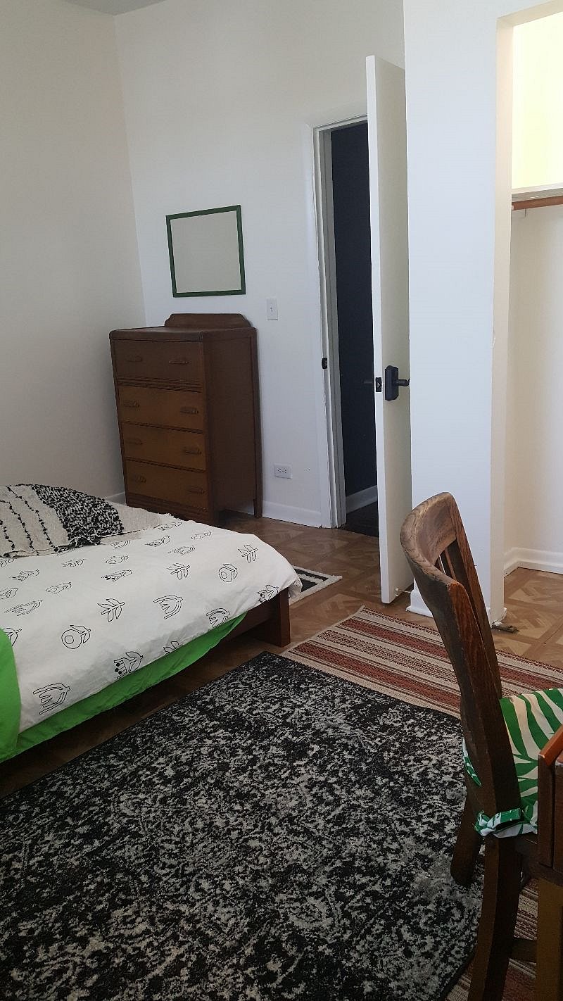 Full size dresser and decent closet