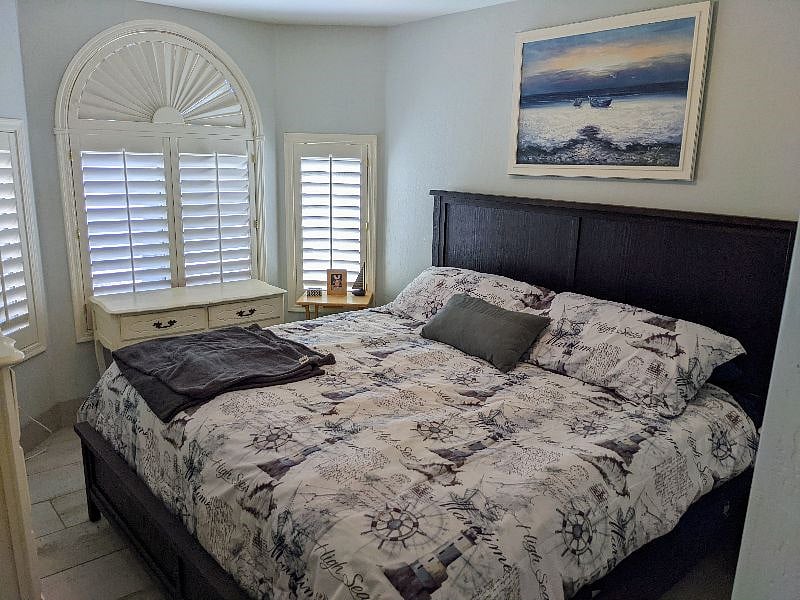 KING BEDROOM