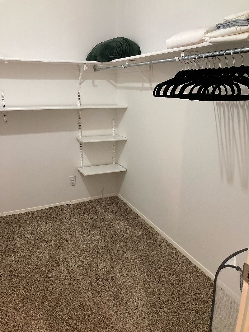 Big walk-in closet.