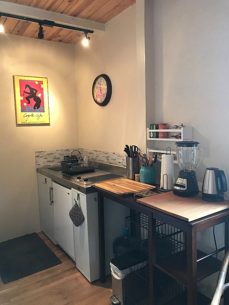 kitchenette counter