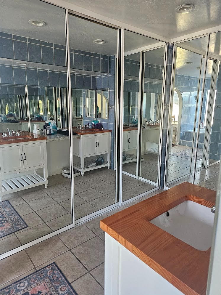 gallery of mirrors
