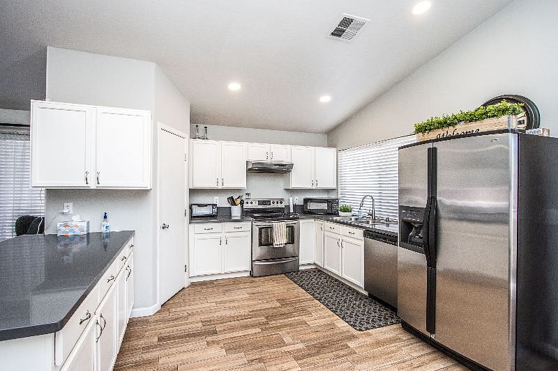 Furnished Finder property 358663_1 photo 10