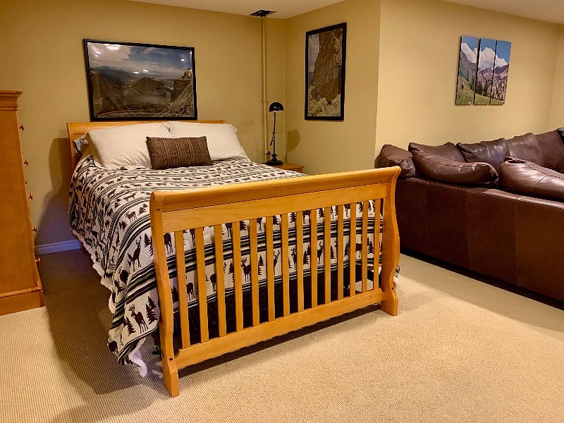 Lower level Queen with entertainment room