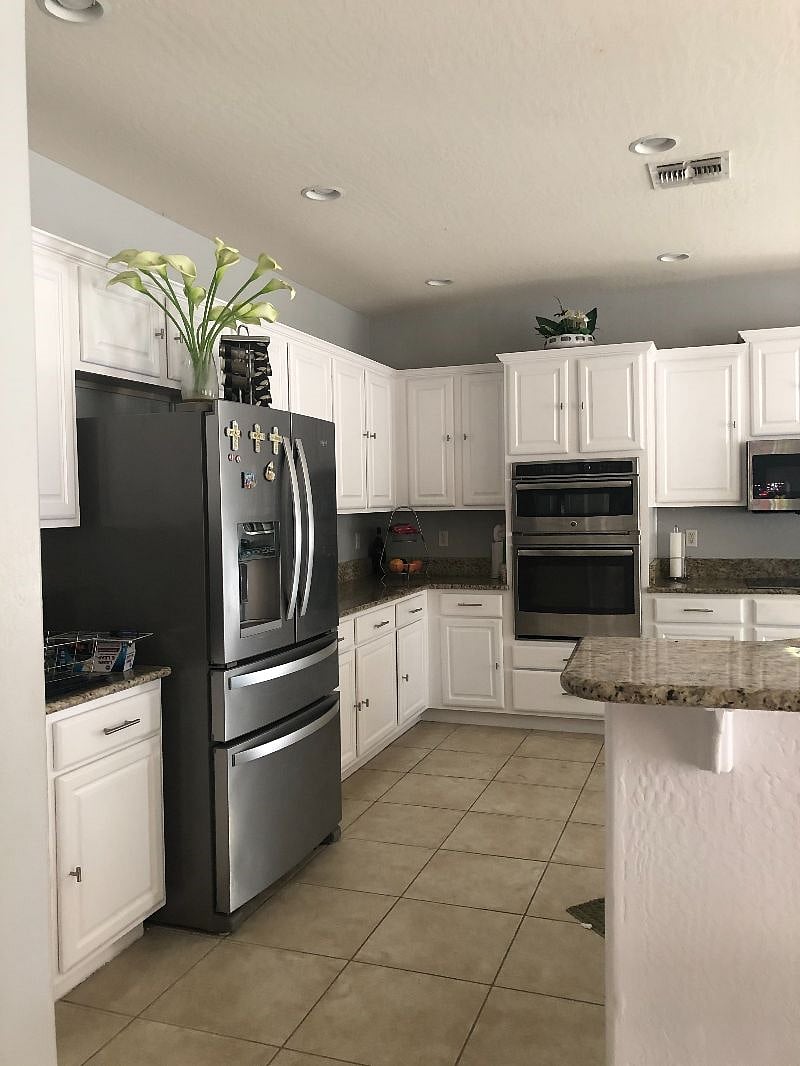 MAIN KITCHEN