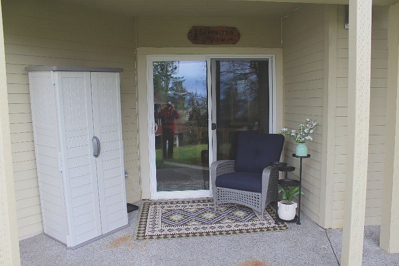 Private Entrance
