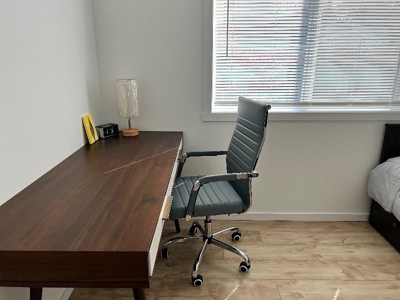 Nice modern work desk with usb and wireless phone charging