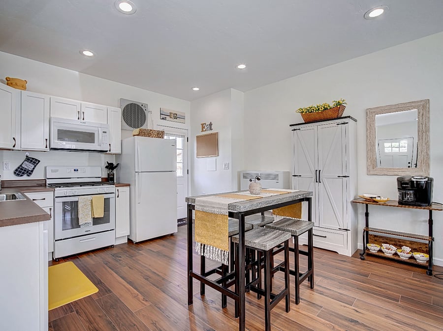 Furnished Finder property 358986_2 photo 8