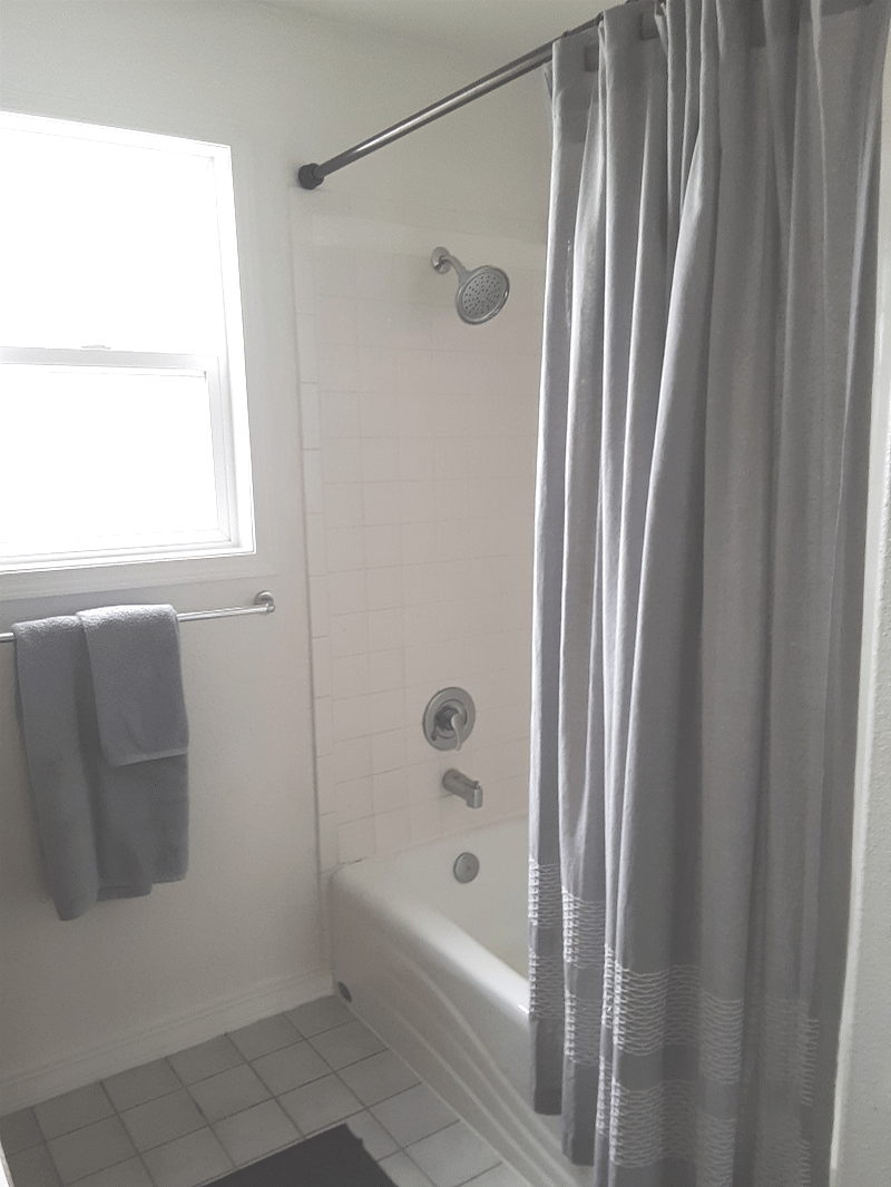 Bathroom with Tub
