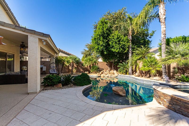 Furnished Finder property 359048_1 photo 17