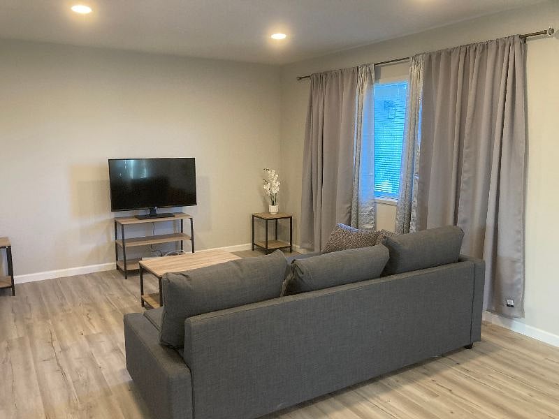 Furnished Finder property 359171_4 photo 3