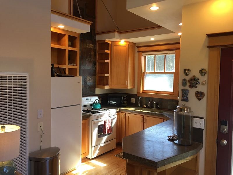 Furnished Finder property 359607_1 photo 4