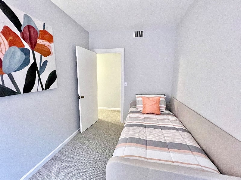 2nd bedroom with trundle bed