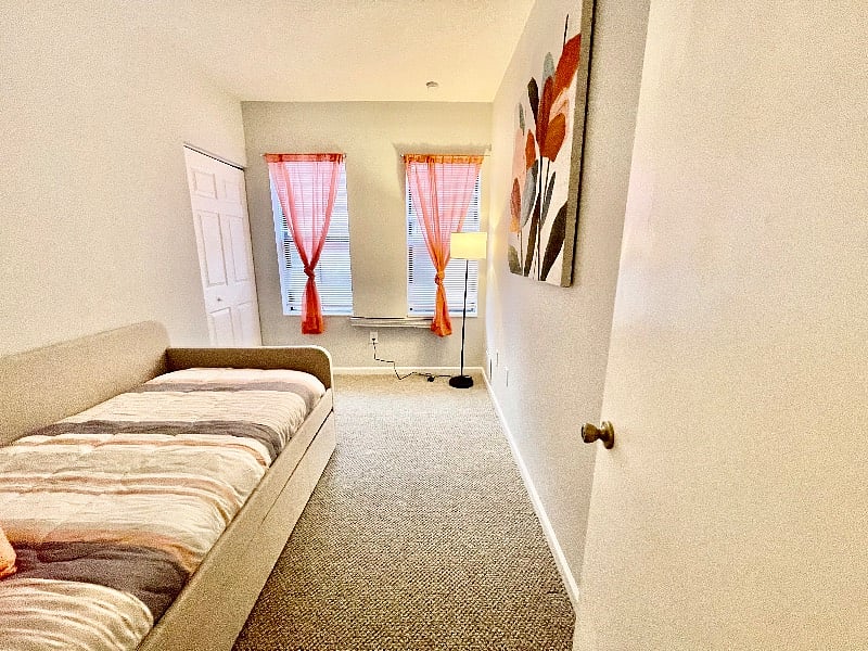 2nd bedroom with trundle bed