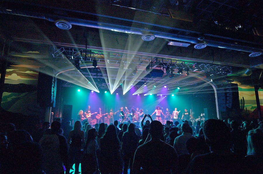 There's great nightlife downtown with bars, restaurants, The Footprints Center, The Van Buren, Arizona Financial Arena and many more.