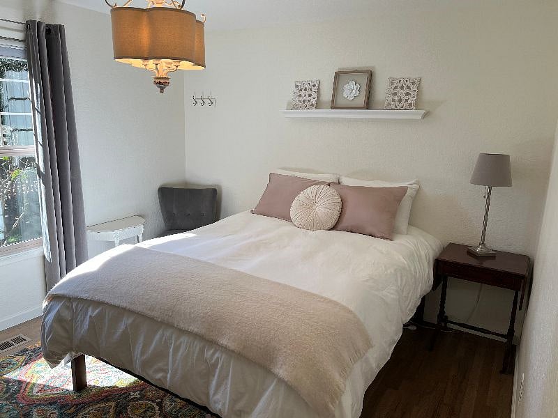 Furnished Finder property 360115_1 photo 3