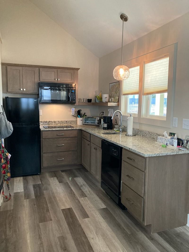 Furnished Finder property 360117_2 photo 20