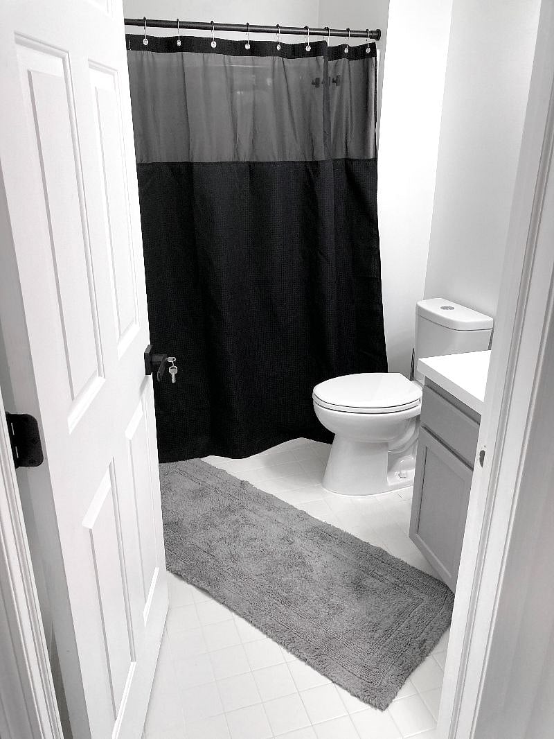 Bedroom 2 - Bathroom