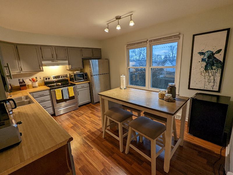 Furnished Finder property 360133_1 photo 5