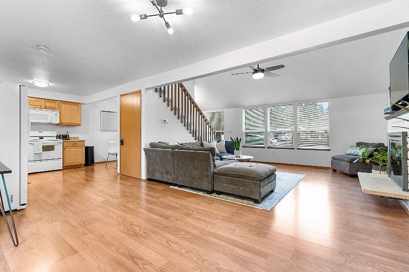 Furnished Finder property 360189_1 photo 7