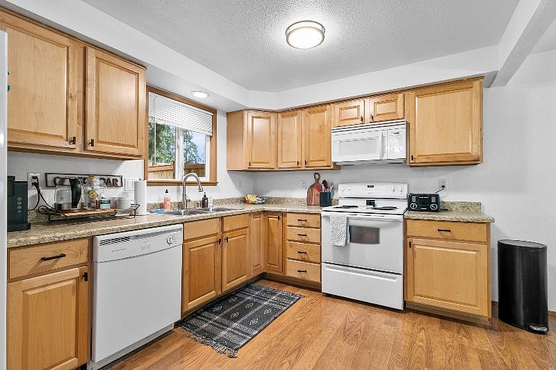 Furnished Finder property 360189_1 photo 19