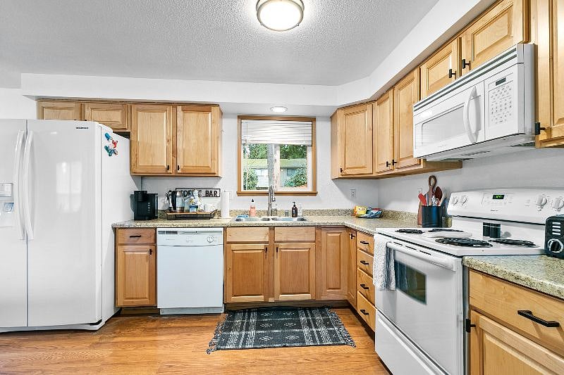 Furnished Finder property 360189_1 photo 8