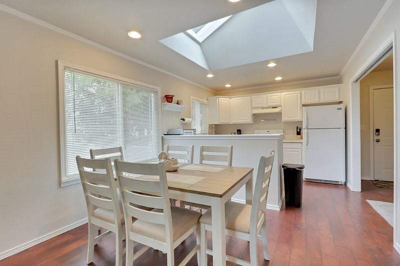 Furnished Finder property 360191_1 photo 8
