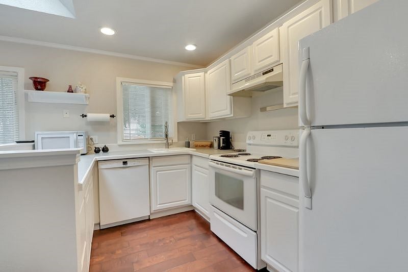 Furnished Finder property 360191_1 photo 10