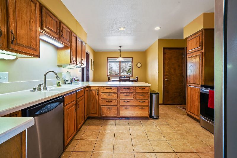 Furnished Finder property 360243_1 photo 17