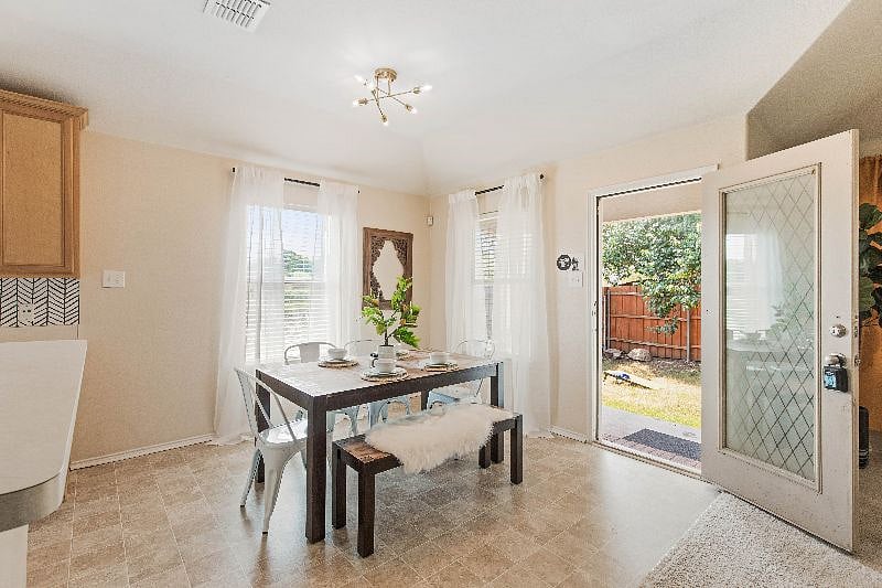 Furnished Finder property 360252_1 photo 24