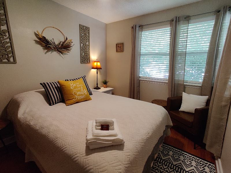 Furnished Finder property 360312_1 photo 3