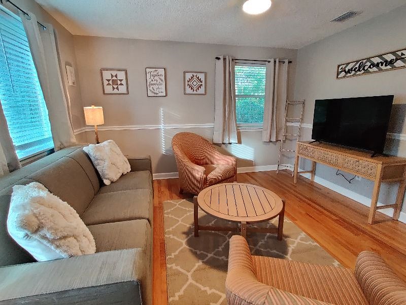 Furnished Finder property 360312_1 photo 9