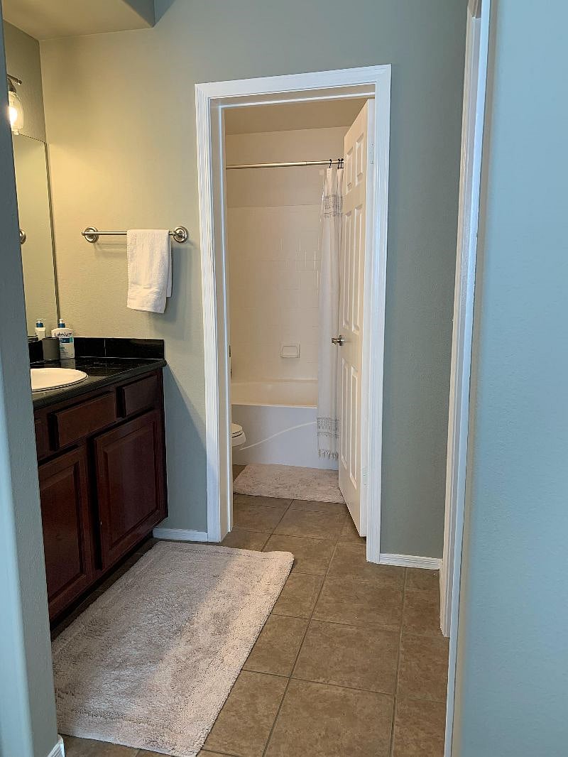 Furnished Finder property 360332_1 photo 4