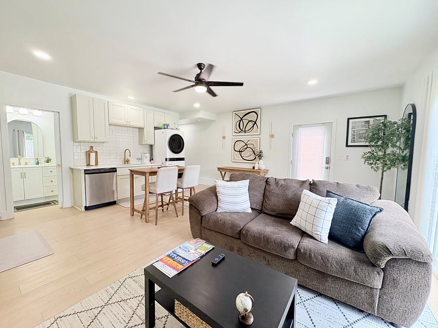 Furnished Finder property 360431_2 photo 4