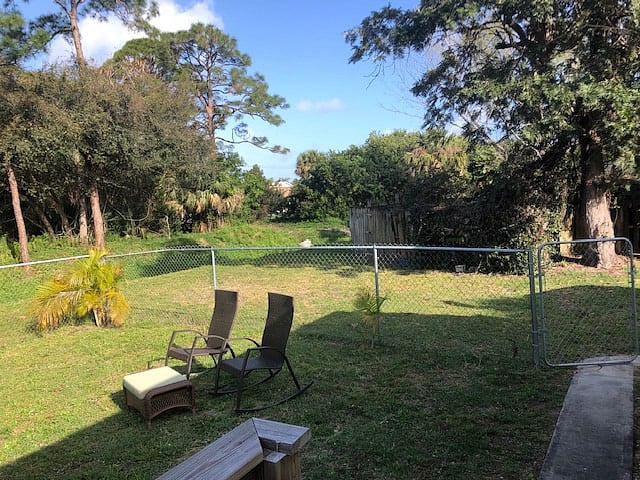 Furnished Finder property 360602_1 photo 10
