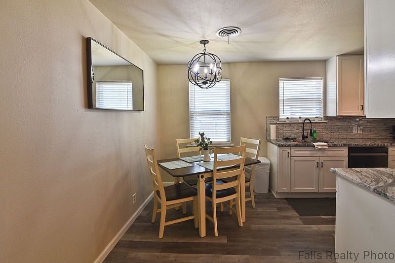Furnished Finder property 360723_1 photo 4