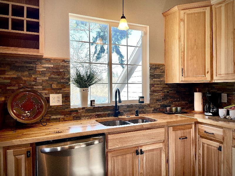 Furnished Finder property 360791_1 photo 13