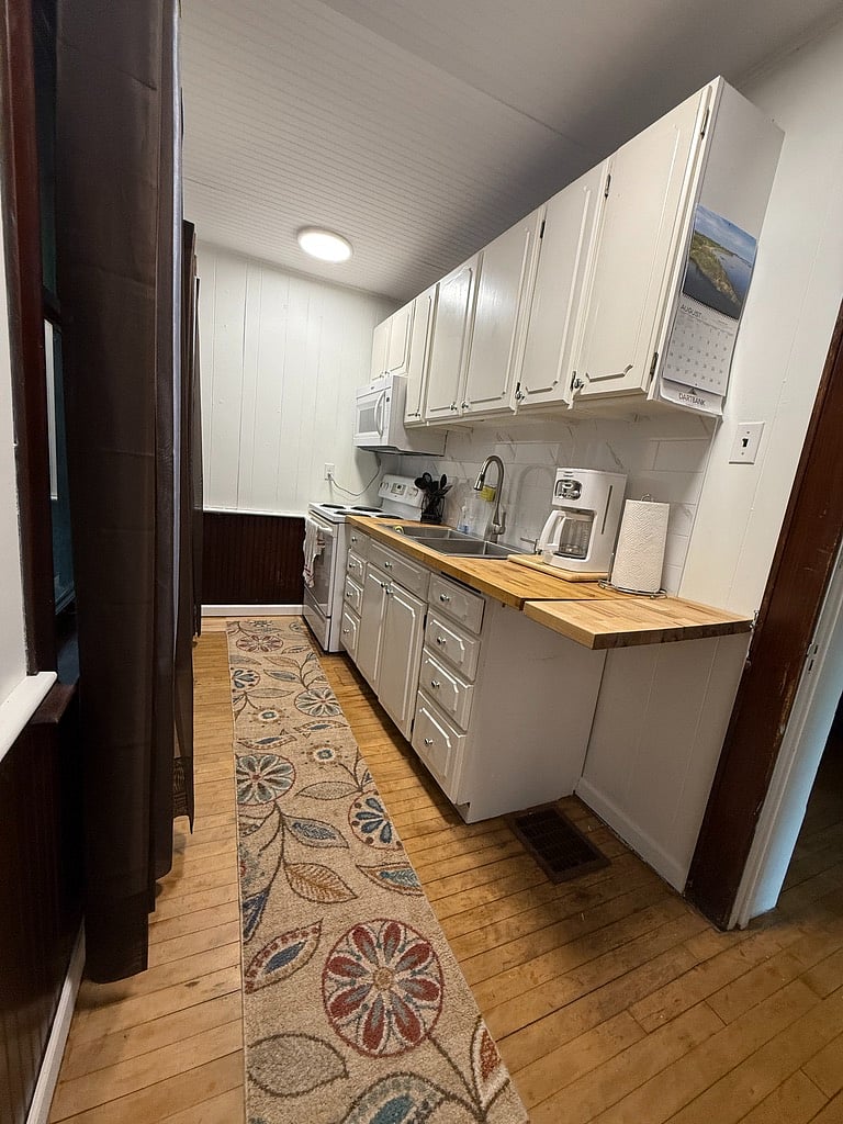 Furnished Finder property 360795_1 photo 2