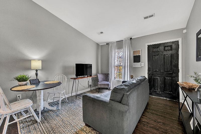 Furnished Finder property 360829_1 photo 4