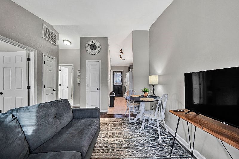 Furnished Finder property 360829_1 photo 5