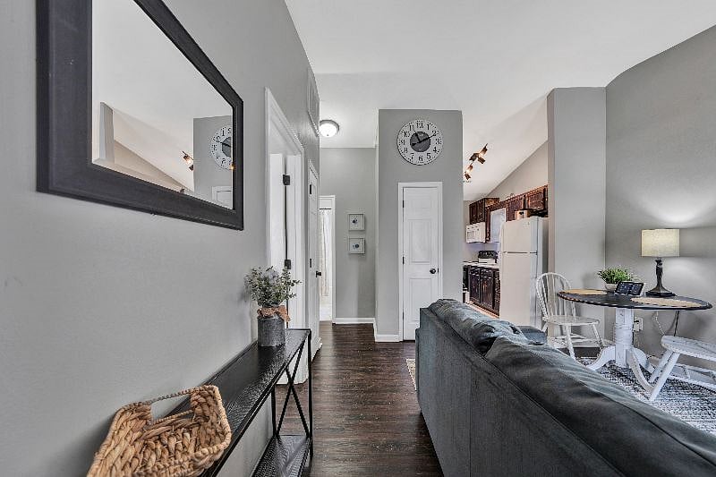 Furnished Finder property 360829_1 photo 9