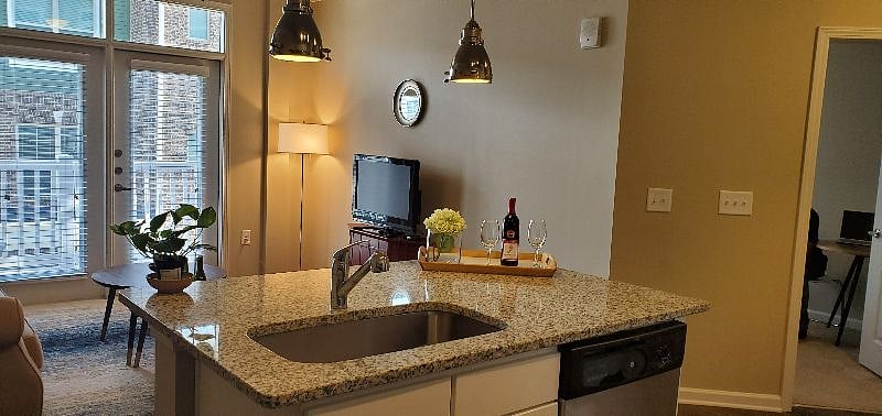 Furnished Finder property 360856_1 photo 3