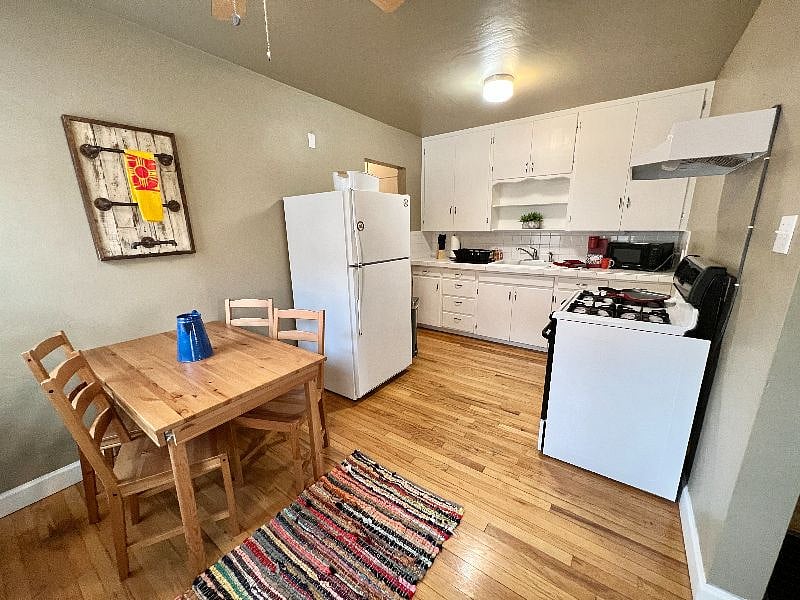 Furnished Finder property 360886_2 photo 7