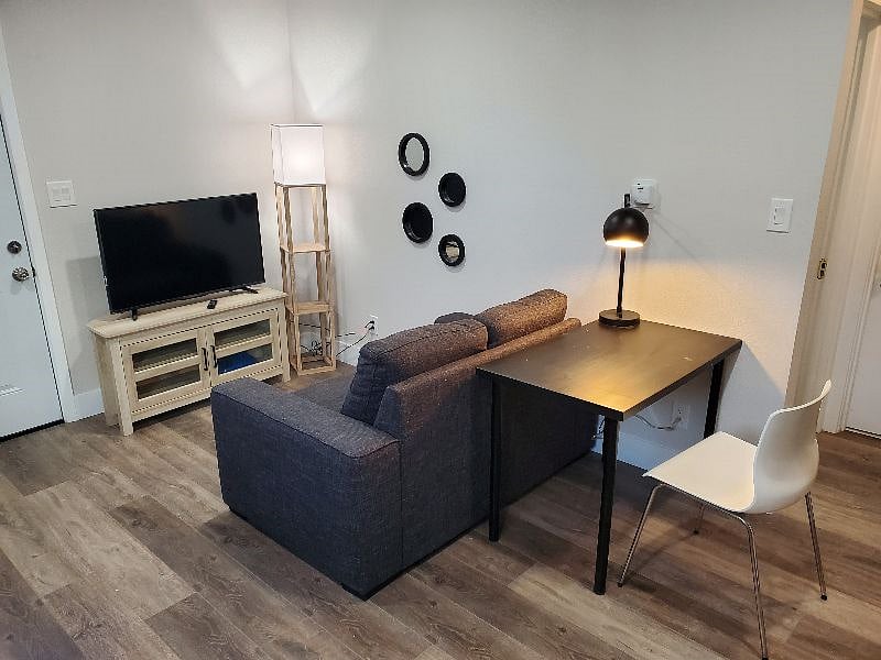 Furnished Finder property 360994_1 photo 2