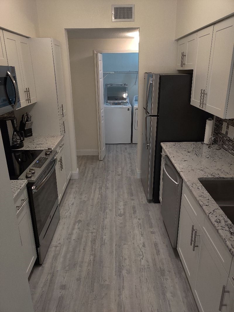 Furnished Finder property 361021_1 photo 12
