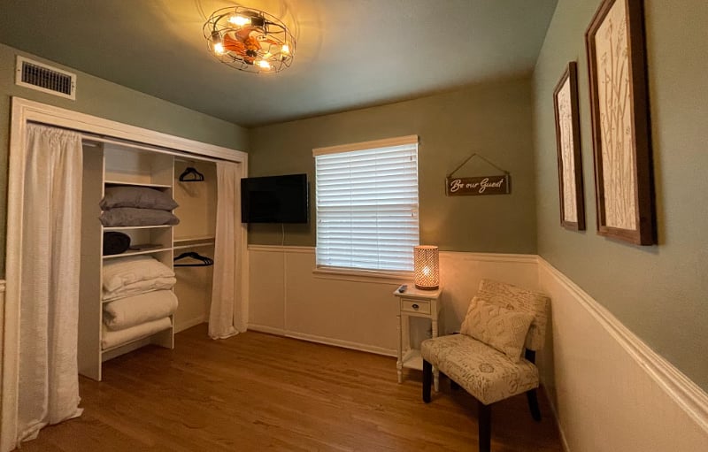 Second bedroom with bed in
