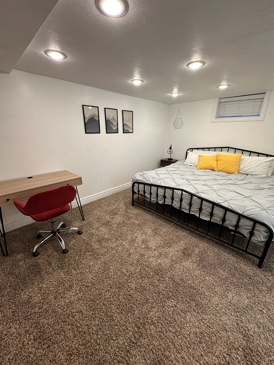 King size bed with desk and large walk in closet