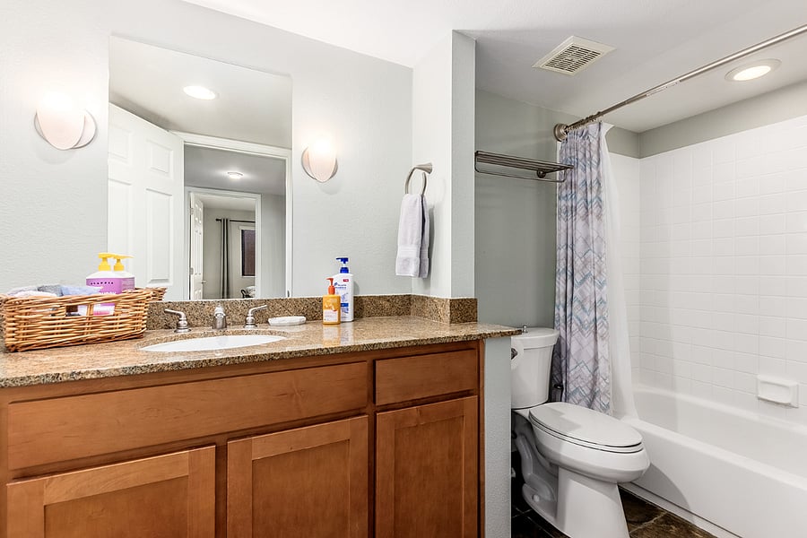 Full Bathroom