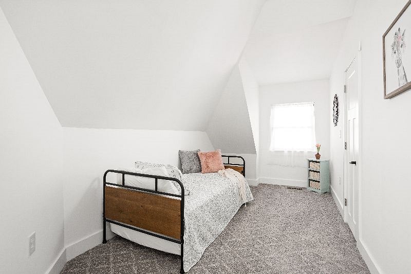 3rd bedroom w/trundle
