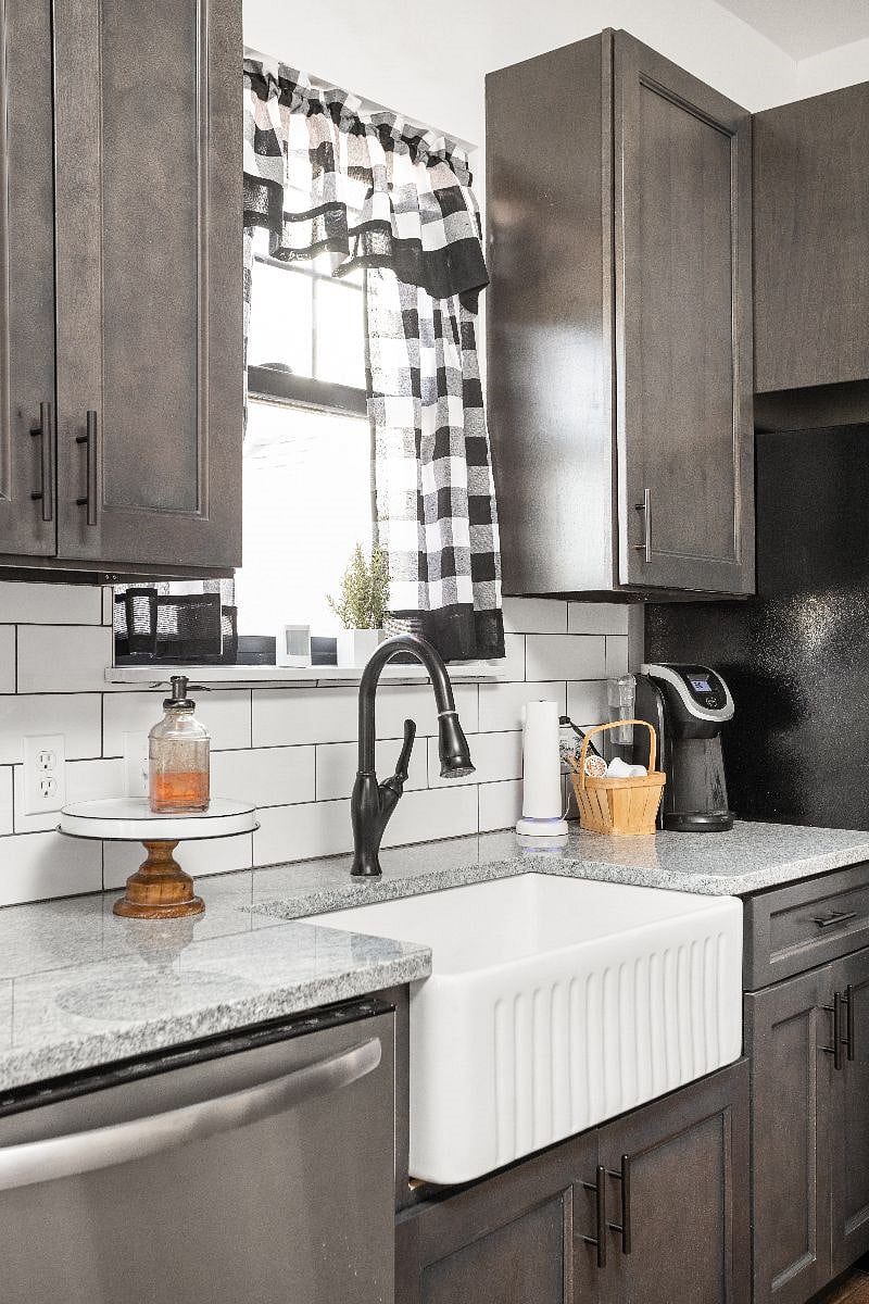 Farm sink