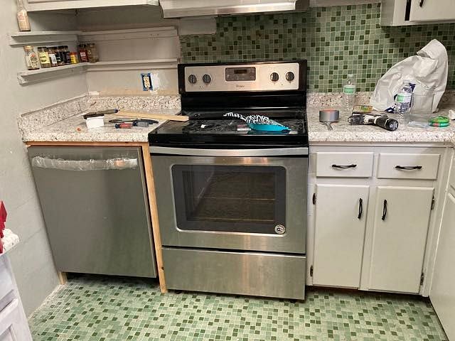 New stove, DW, Fridge